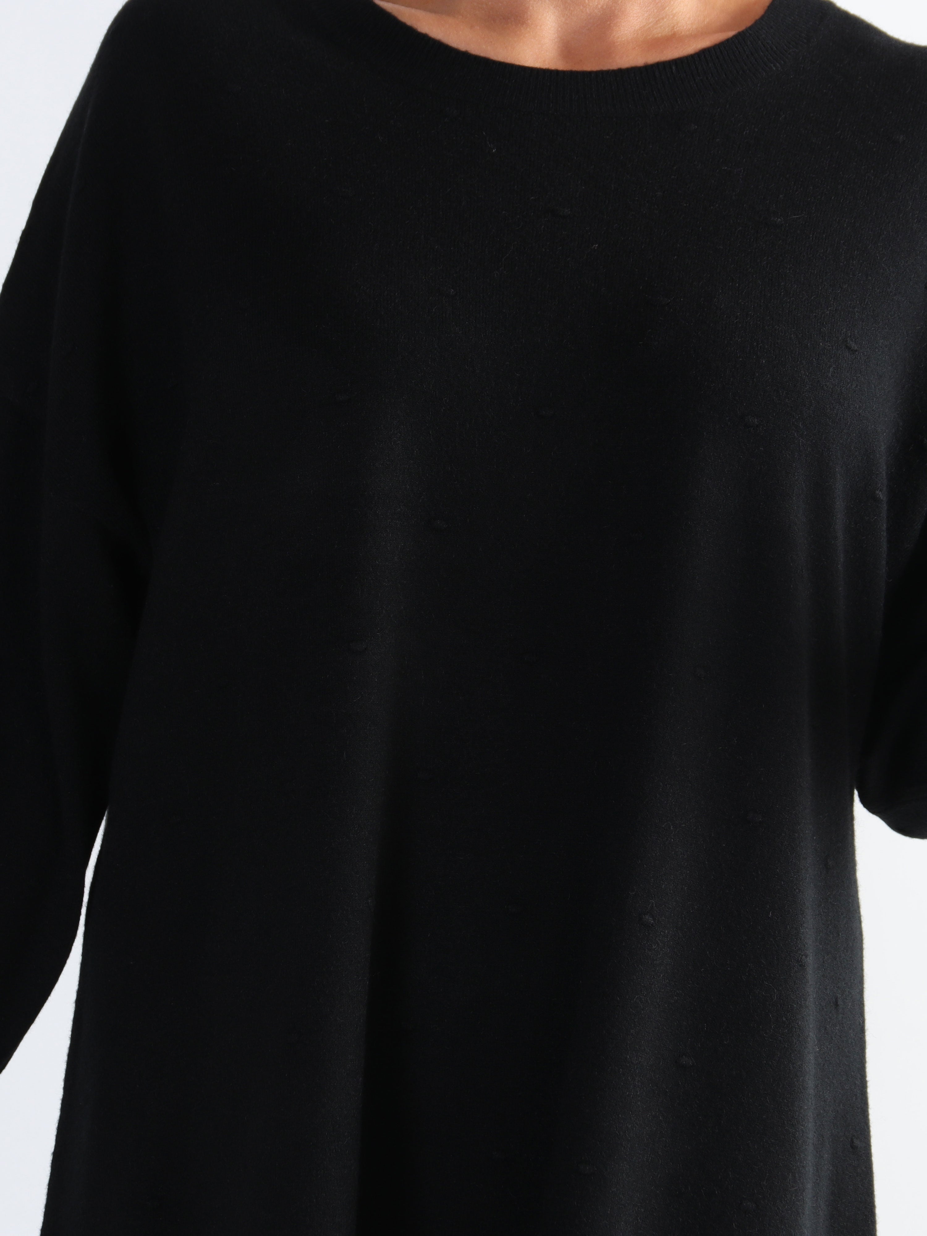 Zina - Plus size strikbluse med prikket detaljer i stoffet